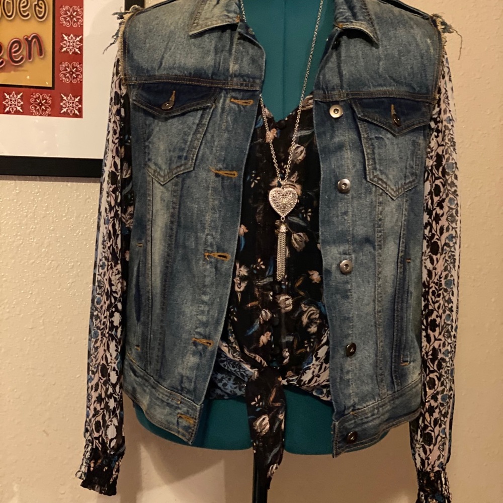 Cute fringed western vest!